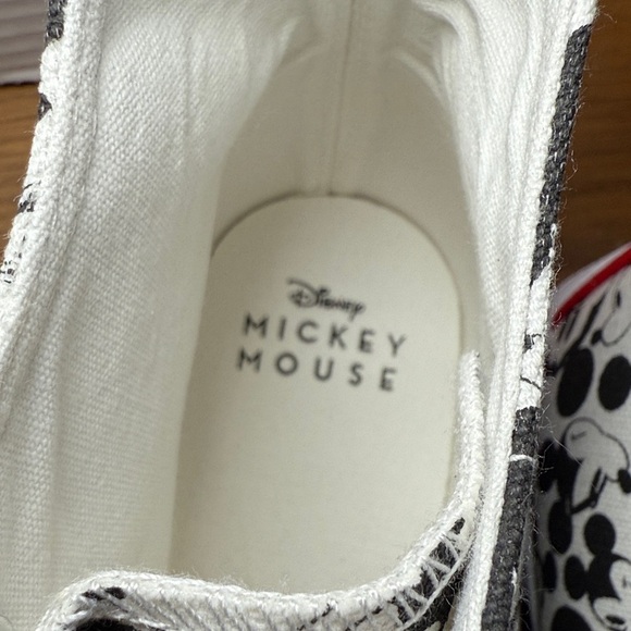 NEW! Disney Women's Mickey Mouse High-Top Lace-Up Sneakers Size 11 Shoes - Picture 7 of 8